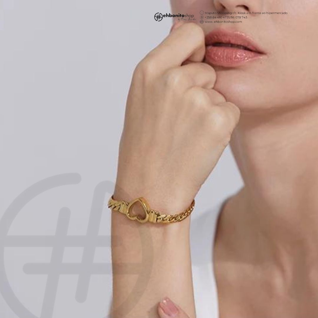 Shelly - Colar e Pulseira em corrente unido por um coração banhado a ouro de 18k - EhbonitoshopMoz