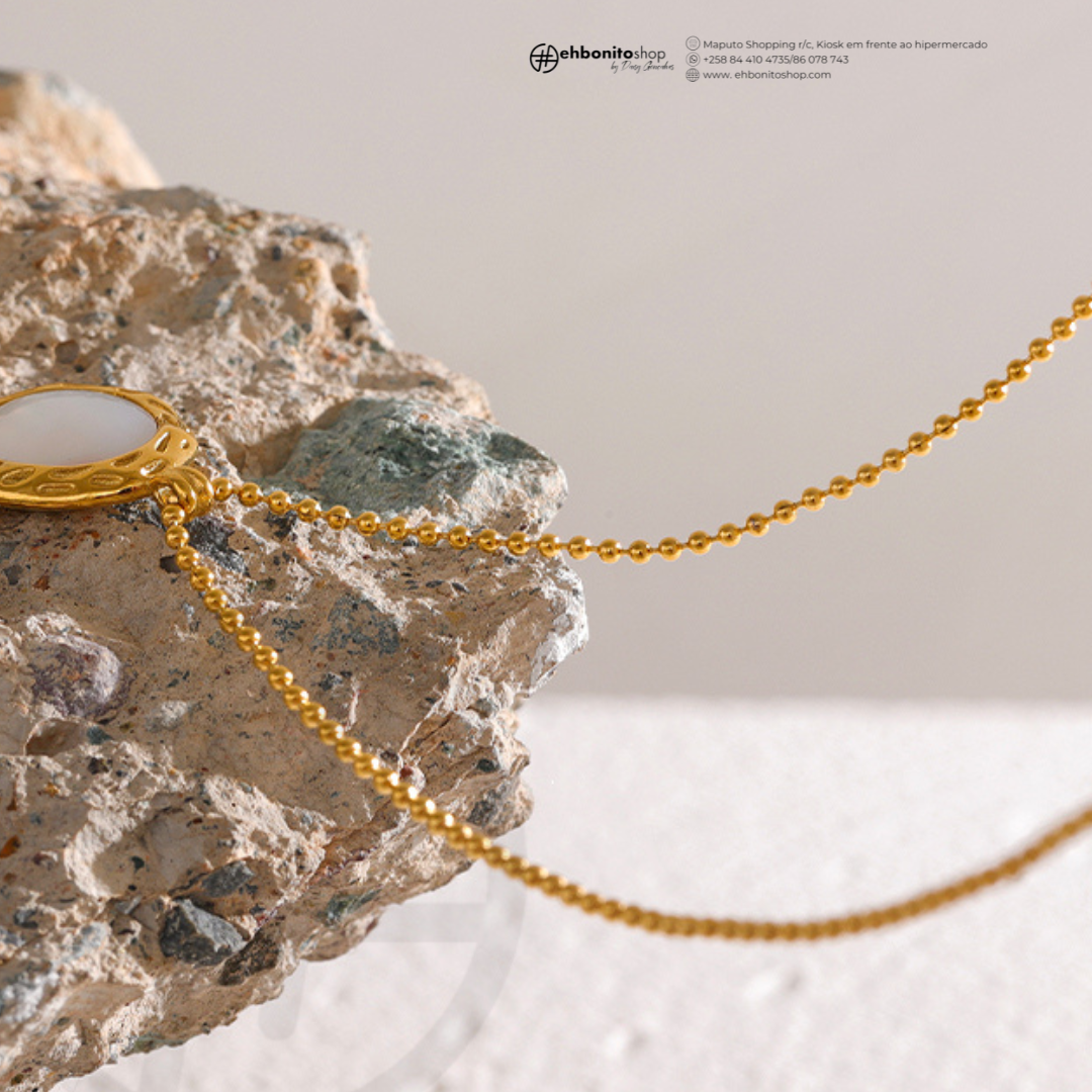 TERESA- COLAR COM PINGENTE MADREPÉROLA banho Ouro 18k - EhbonitoshopMoz