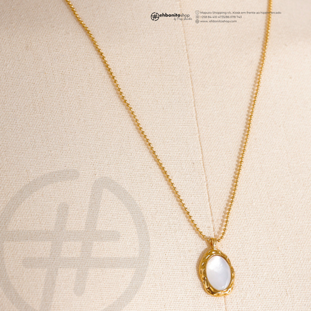 TERESA- COLAR COM PINGENTE MADREPÉROLA banho Ouro 18k - EhbonitoshopMoz