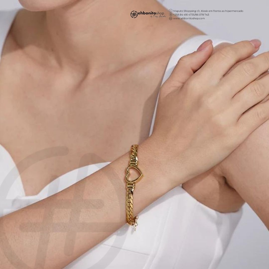 Shelly - Colar e Pulseira em corrente unido por um coração banhado a ouro de 18k - EhbonitoshopMoz